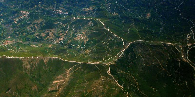 从视觉到心智:如何通过跨渠道叙事体系,让品牌设计真正驱动商业增长