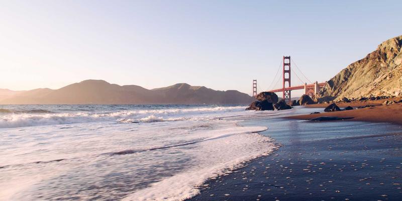 跨越文化鸿沟:全球化品牌策划如何实现“全球统一”与“本地共鸣”的双赢